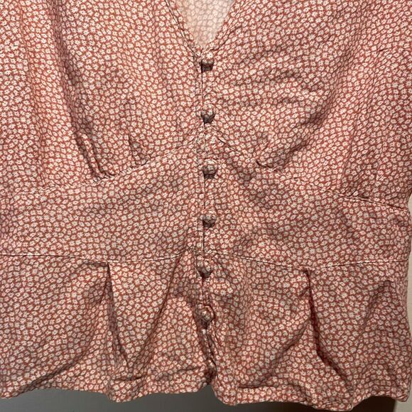 Abercrombie & Fitch- Cropped Ditzy Floral Ruffle Smock V Neck Top- Size M - Picture 4 of 9